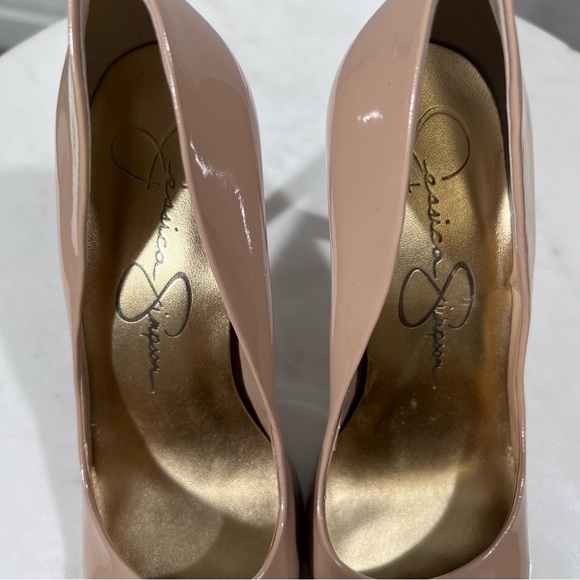 Jessica Simpson Nude Faux Patent Leather Pumps Size 6.5 - Picture 3 of 11